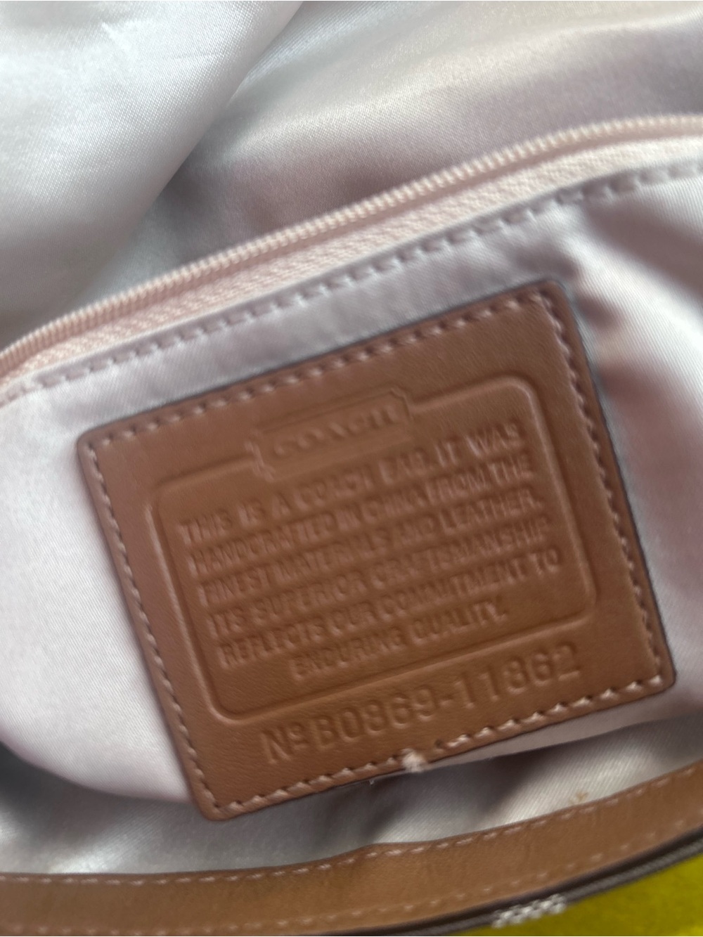 11862 Signature Coach C Tan Soho Double Pocket Shoulder Bag - Picture 2 of 10